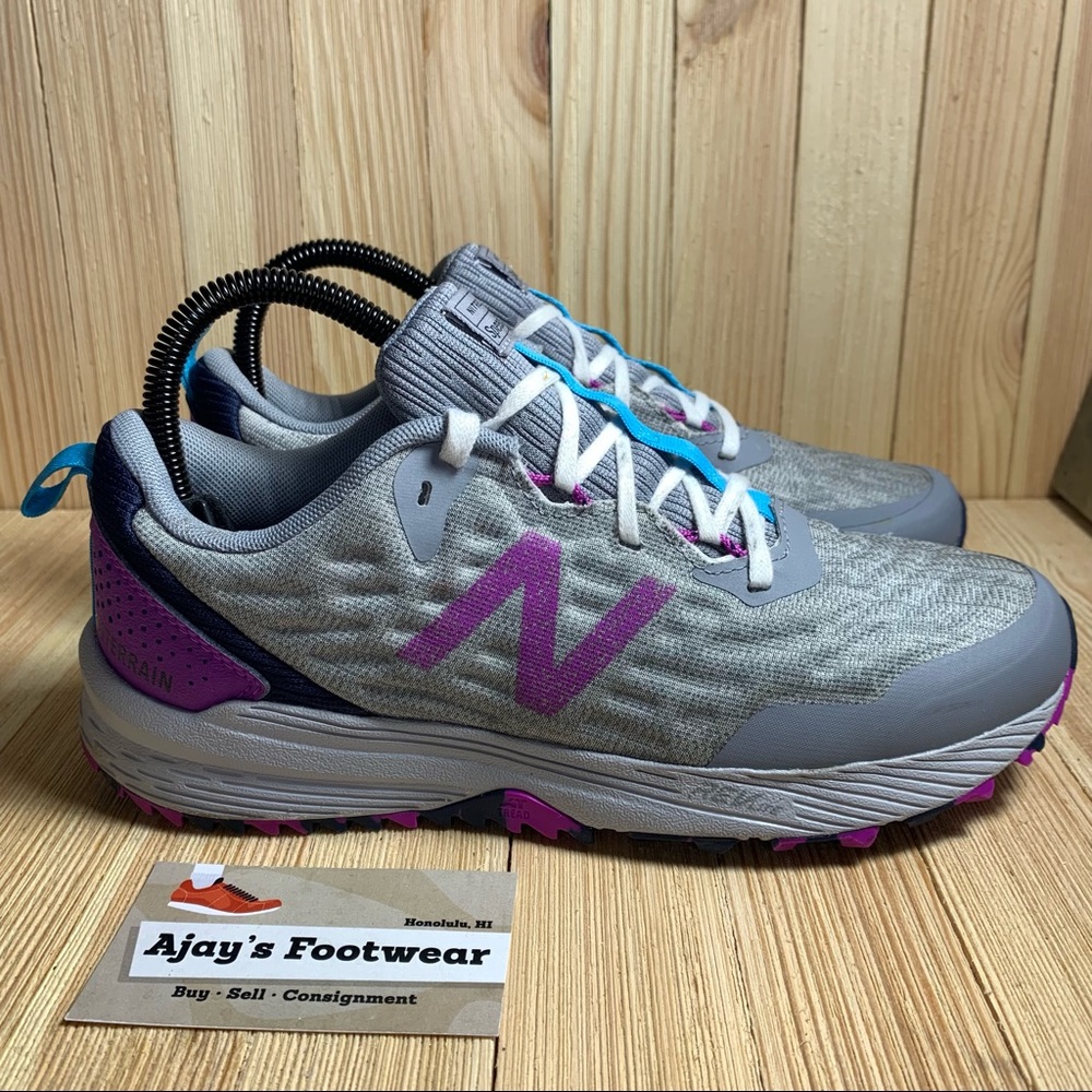 NEW BALANCE WOMEN'S LIGHTWEIGHT TRAIL SHOES
